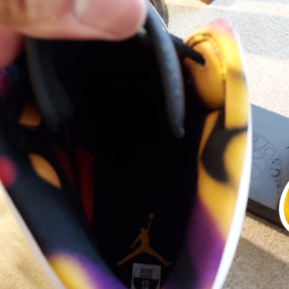 Jordan 1 Mid SE Black and White Sneakers - Picture 2 of 7